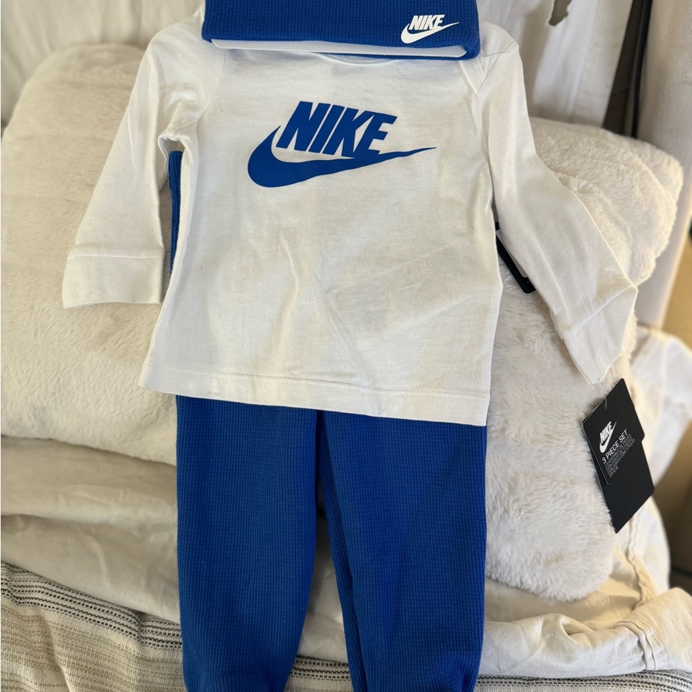 Nike White and Blue Baby Outfit